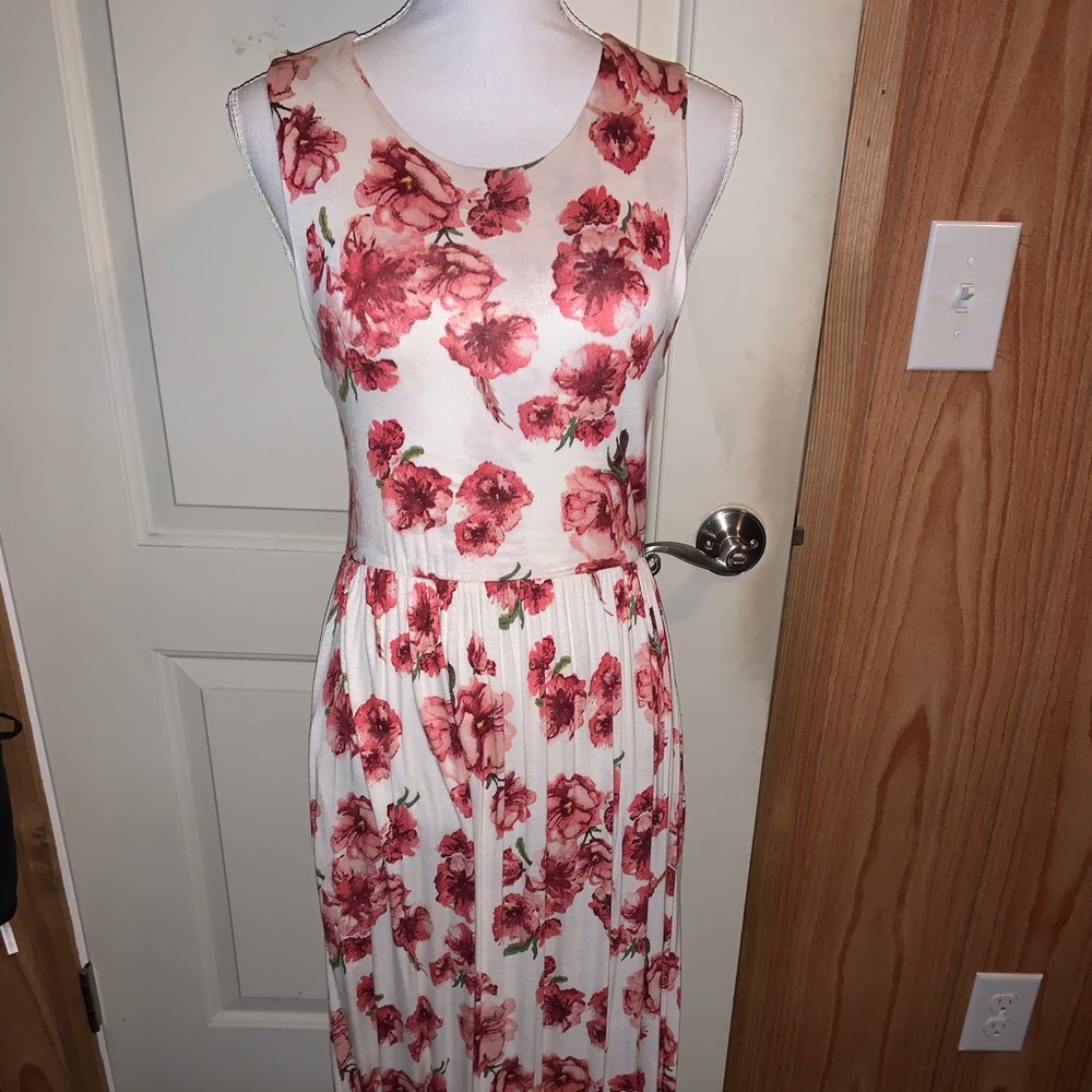 Maxi dress w/pockets